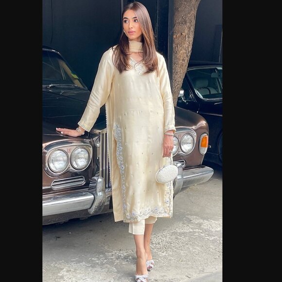 Hues Atelier Pakistani outfit - S - Picture 1 of 3